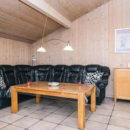 Secluded Retreat By Lyngbo Heath - By Traum