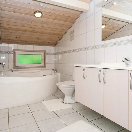 Holiday home 6 Person Holiday Home In Henne Henne Strand