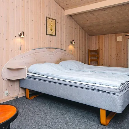 Secluded Retreat By Lyngbo Heath - By Traum *